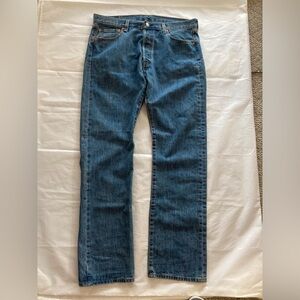 LEVI’S 501 original fit jeans, classic medium wash button fly size W36 L34 Clean